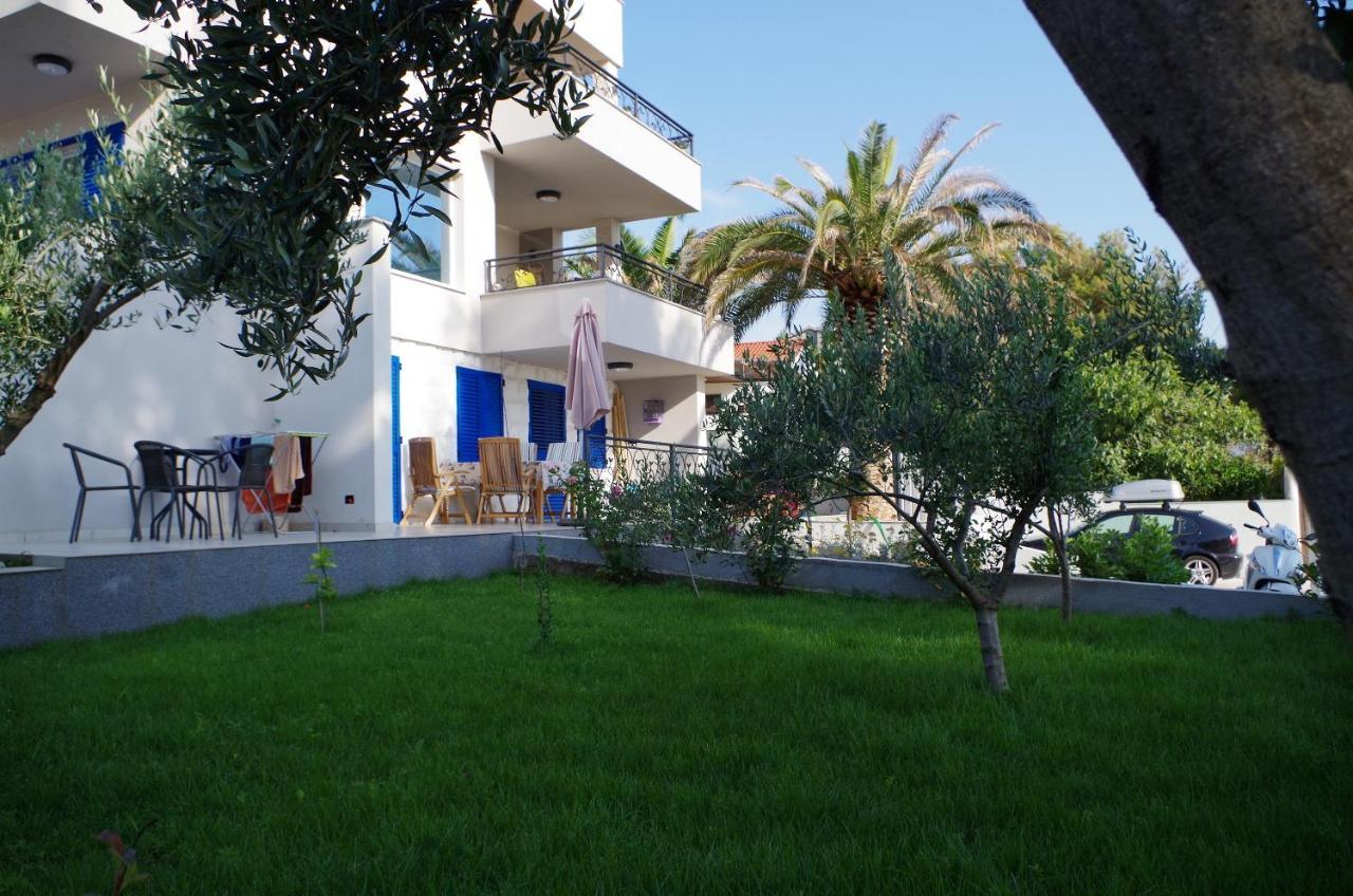 Apartments By The Sea Slatine, Ciovo - 14158 Bagian luar foto
