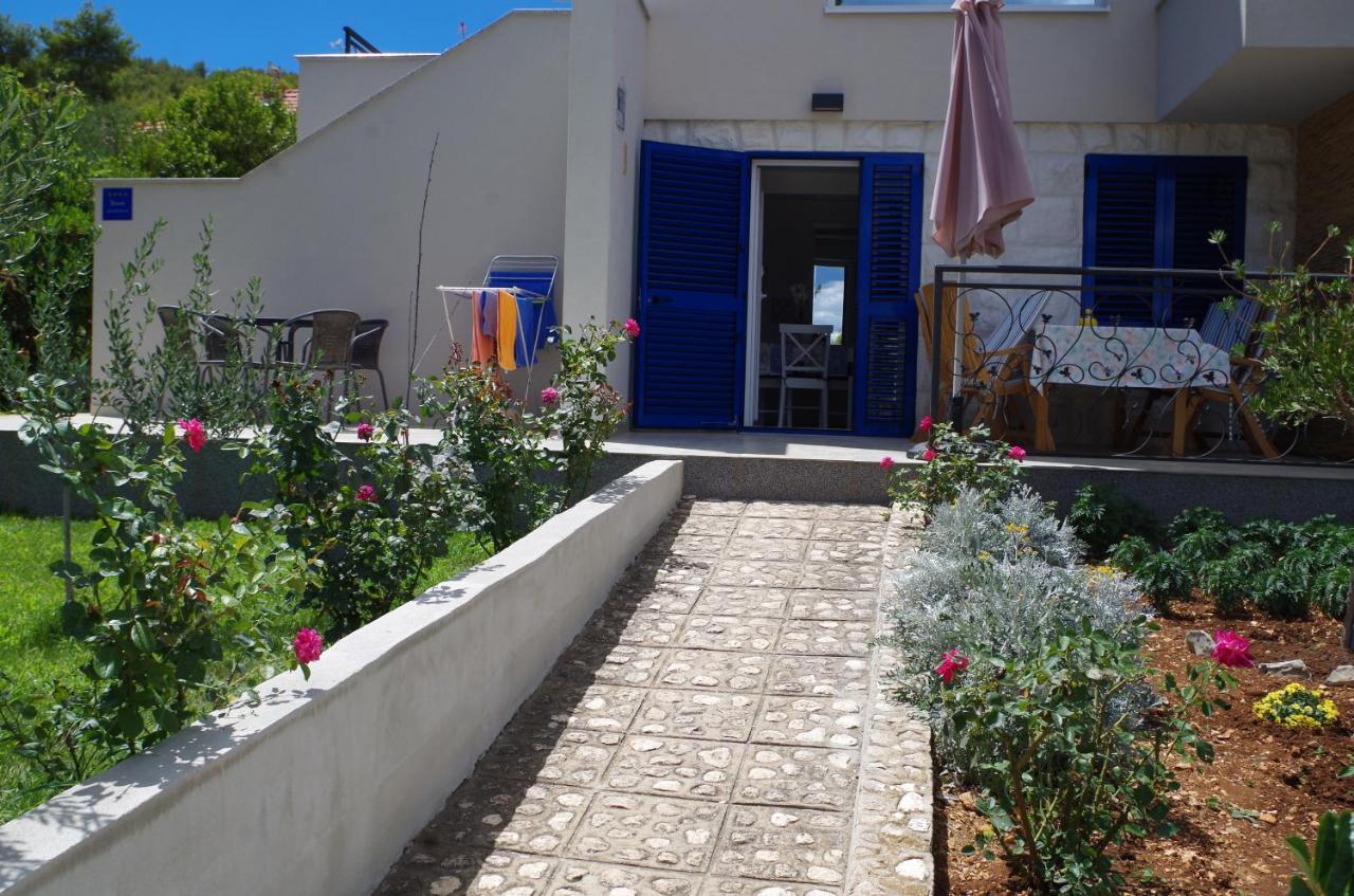 Apartments By The Sea Slatine, Ciovo - 14158 Bagian luar foto