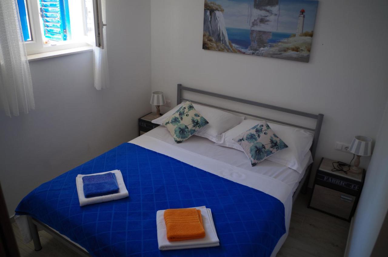Apartments By The Sea Slatine, Ciovo - 14158 Bagian luar foto