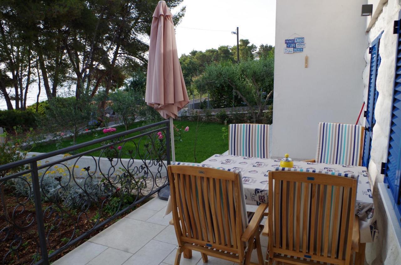 Apartments By The Sea Slatine, Ciovo - 14158 Bagian luar foto